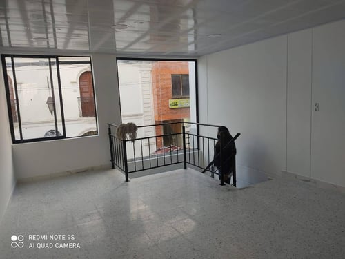 ARRIENDO Local Comercial 35m² Centro - Al Lado del D1 con Mezanine